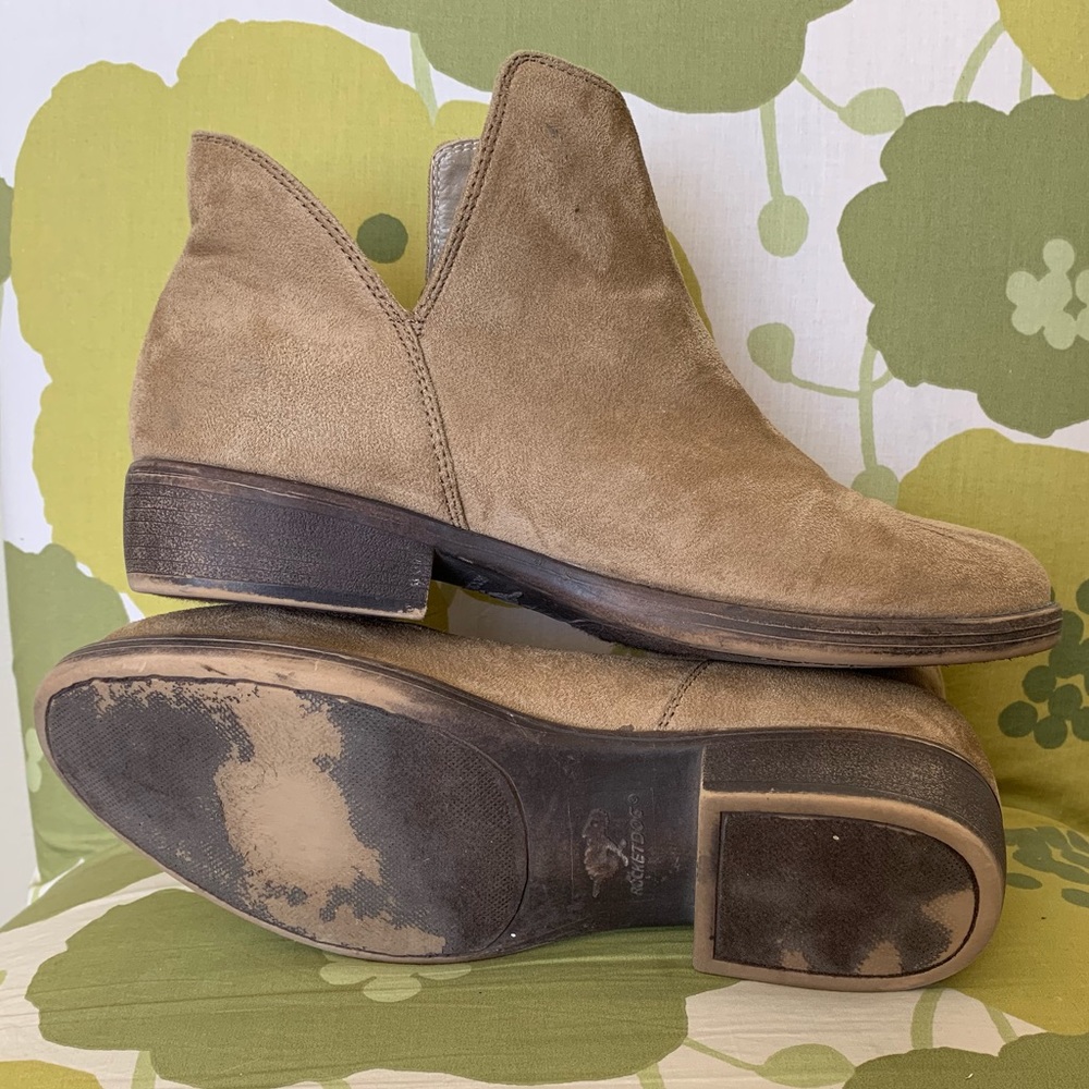 Super Cute Rocket Dog Booties!